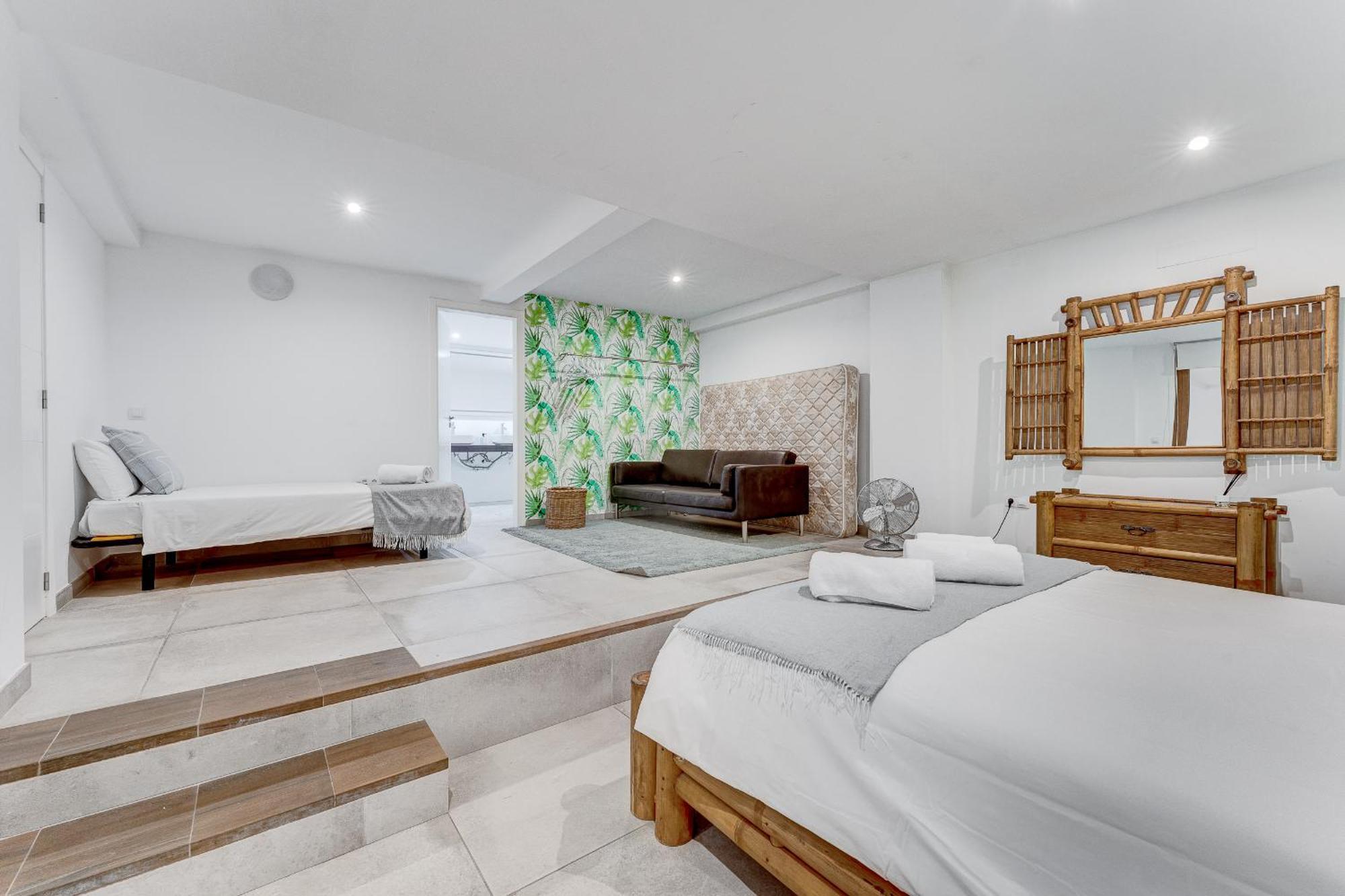Fabulous Contemporary 5 Bedroom Villa With Private Heated Pool, Sleeps Max 13 Callao Salvaje Exteriör bild