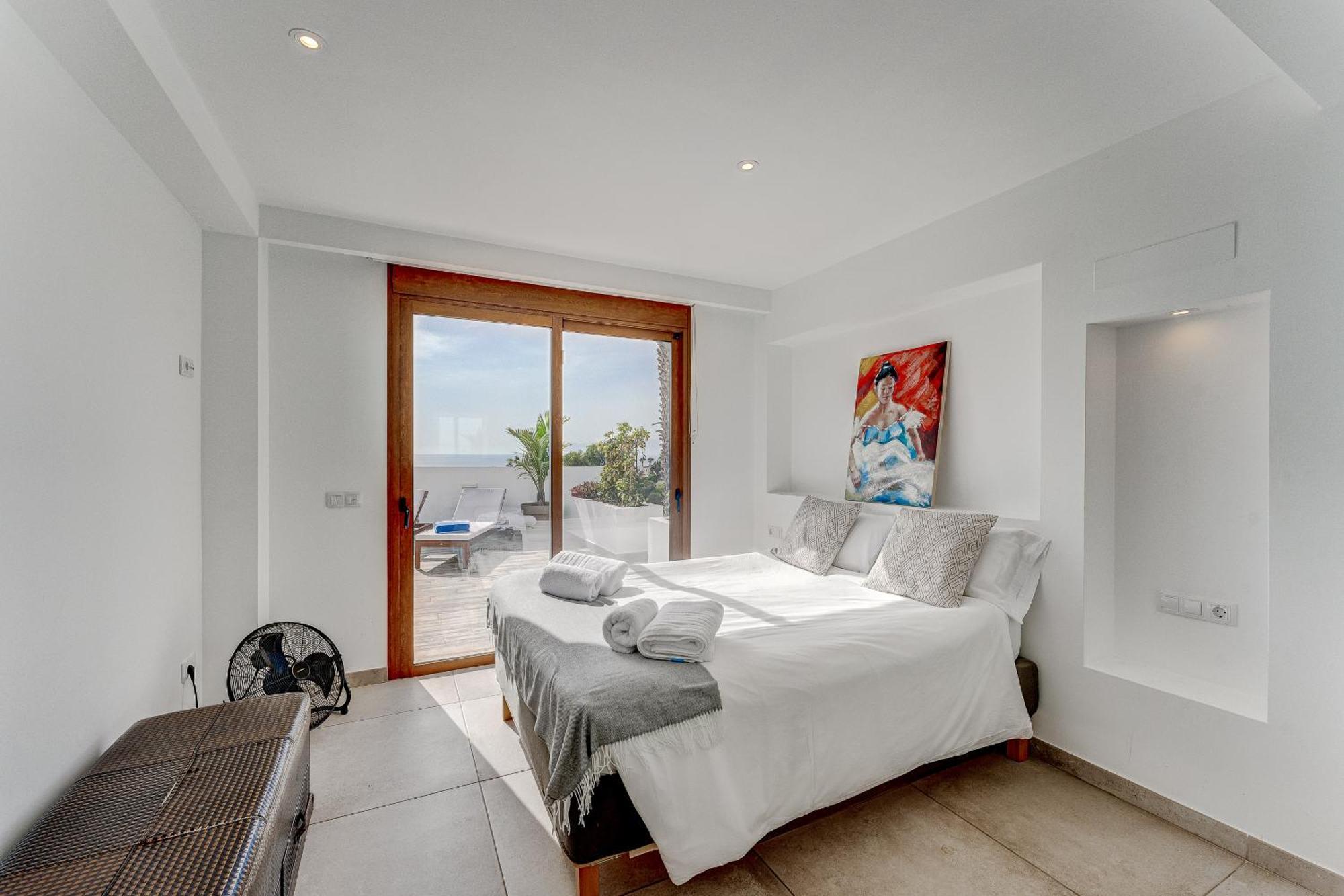 Fabulous Contemporary 5 Bedroom Villa With Private Heated Pool, Sleeps Max 13 Callao Salvaje Exteriör bild