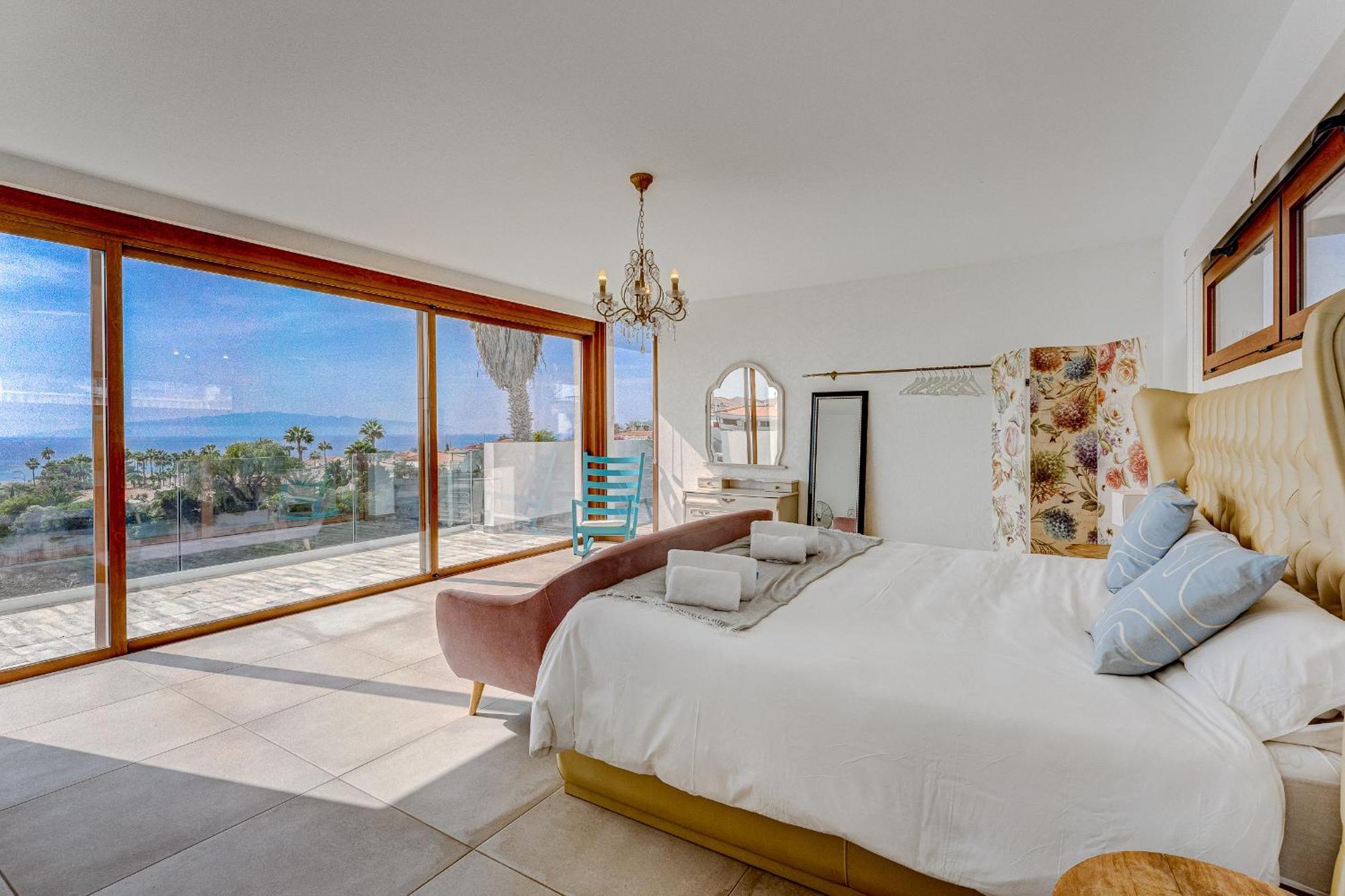 Fabulous Contemporary 5 Bedroom Villa With Private Heated Pool, Sleeps Max 13 Callao Salvaje Exteriör bild