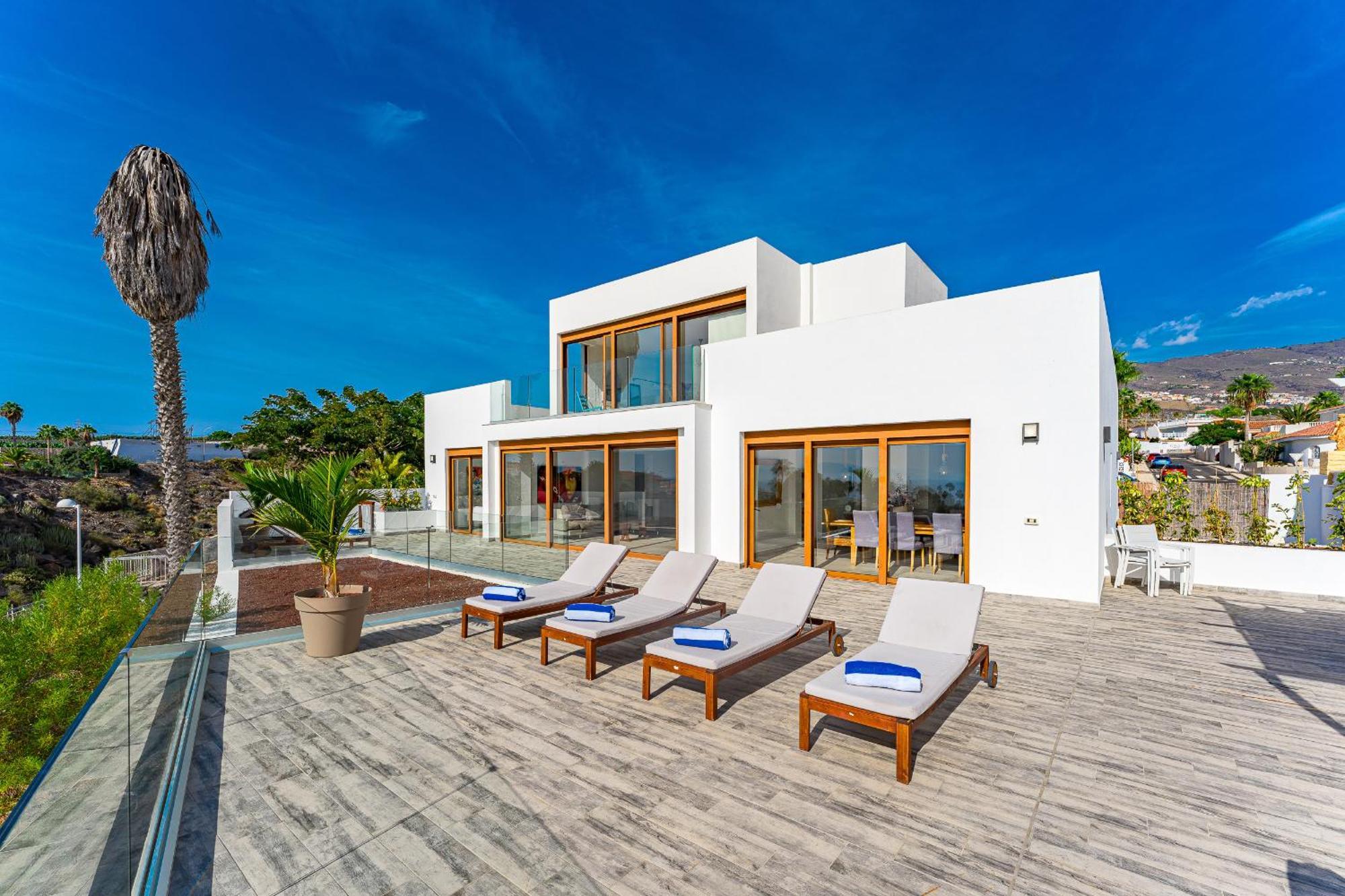 Fabulous Contemporary 5 Bedroom Villa With Private Heated Pool, Sleeps Max 13 Callao Salvaje Exteriör bild